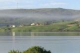 Embalse del Ebro. Agua y verde por doquier.
