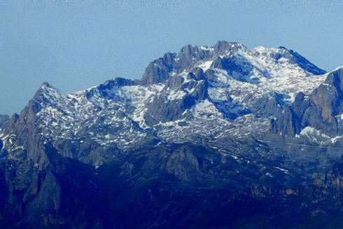 Picos de Europa vistos desde Pico Tres Mares en Campoo